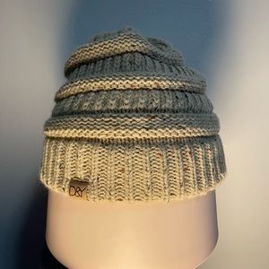 D&Y Beige Beanie
